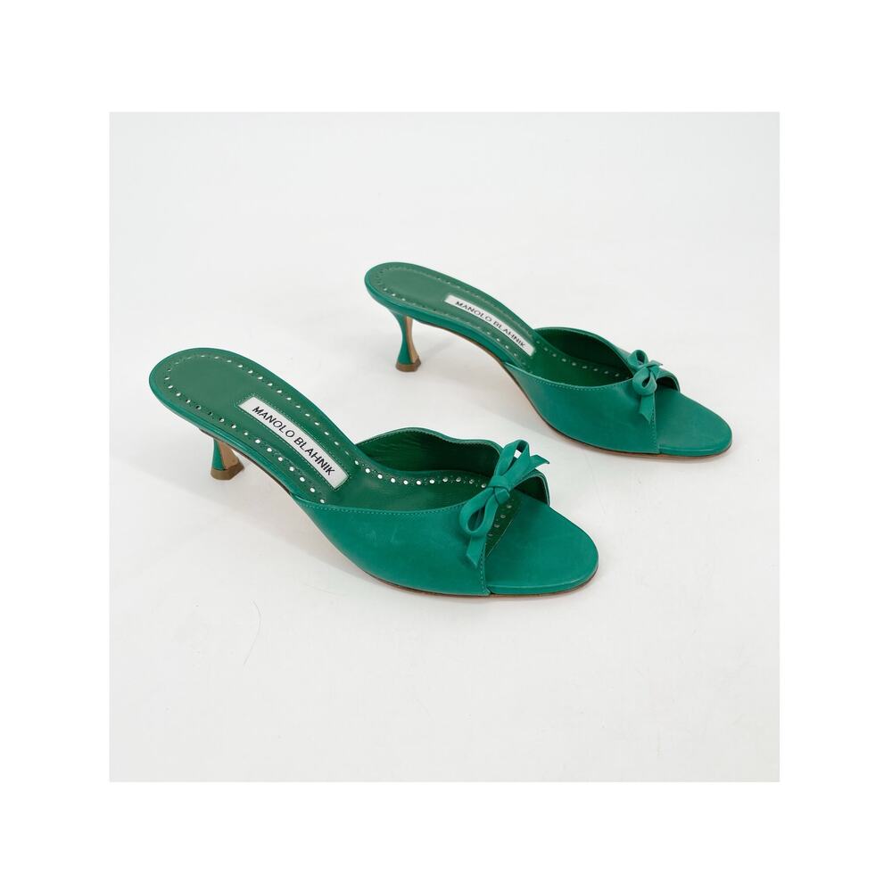 Manolo Blahnik Green Leather Pertinanu Bow Detail Kitten Heel Mules IT 37